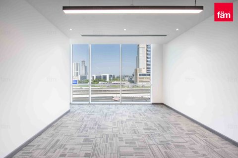 Снять в аренду офис в Sheikh Zayed Road, Дубай: 921.5м², № 111739 - фото 10