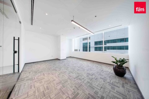 Снять в аренду офис в Sheikh Zayed Road, Дубай: 921.5м², № 111739 - фото 7