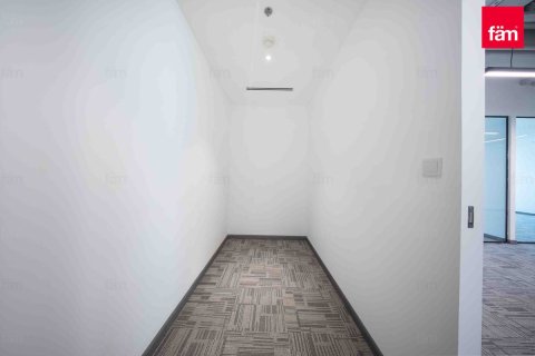 Снять в аренду офис в Sheikh Zayed Road, Дубай: 921.5м², № 111739 - фото 3