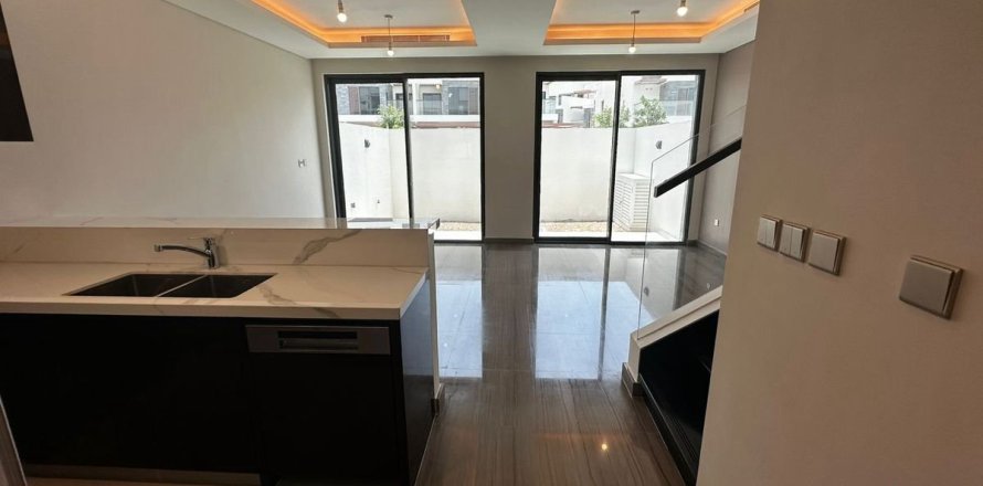 Maison de ville à Dubai, 4 chambres, 142.4 m², № 111751