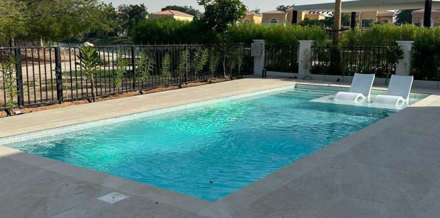 Villa in Jumeirah Islands, Dubai 4 bedrooms, 988.7 sq.m. № 55092