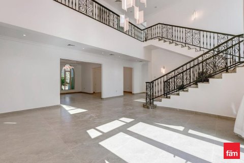Villa in Jumeirah Islands, Dubai 4 bedrooms, 988.7 sq.m. № 55092 - photo 16