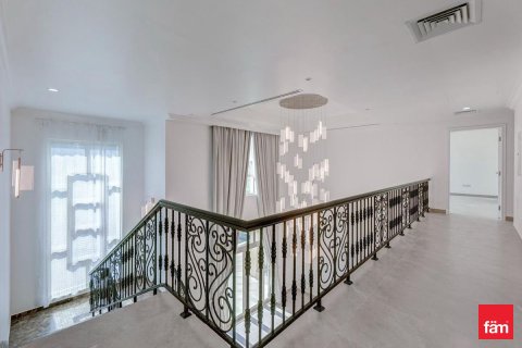 Villa in Jumeirah Islands, Dubai 4 bedrooms, 988.7 sq.m. № 55092 - photo 17