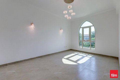 Villa in Jumeirah Islands, Dubai 4 bedrooms, 988.7 sq.m. № 55092 - photo 11