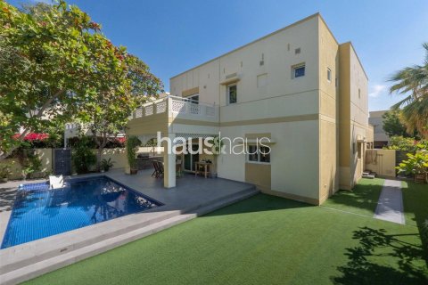 Villa en Meadows, Dubai, 4 dormitorios, 373 m², № 44468 - foto 1