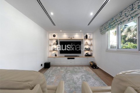 Villa en Meadows, Dubai, 4 dormitorios, 373 m², № 44468 - foto 23