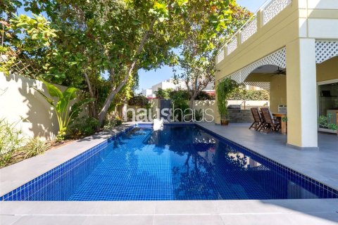 Villa en Meadows, Dubai, 4 dormitorios, 373 m², № 44468 - foto 15