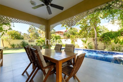 Villa en Meadows, Dubai, 4 dormitorios, 373 m², № 44468 - foto 28