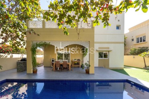 Villa en Meadows, Dubai, 4 dormitorios, 373 m², № 44468 - foto 14