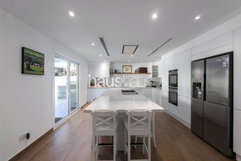 Villa en Meadows, Dubai, 4 dormitorios, 373 m², № 44468 - foto 21