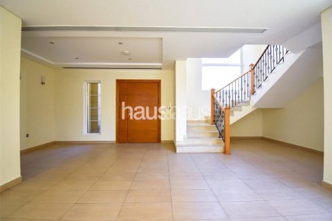 Villa in Jumeirah Park, Dubai 4 bedrooms, 386 sq.m. № 44478 - photo 4