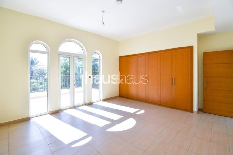 Villa in Jumeirah Park, Dubai 4 bedrooms, 386 sq.m. № 44478 - photo 7