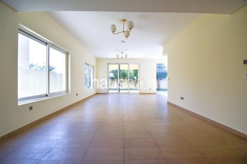 Villa in Jumeirah Park, Dubai 4 bedrooms, 386 sq.m. № 44478 - photo 15