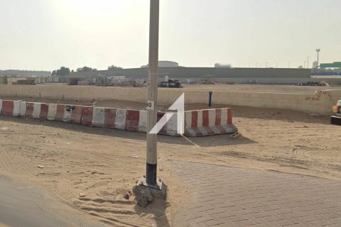 Terrain à Dubai, 24249.2 m², № 49135 - photo 1
