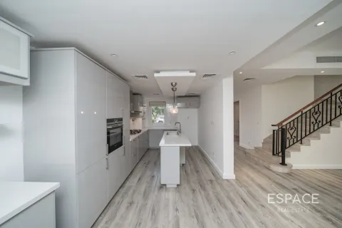 Снять в аренду виллу в Арабиан Ранчес, Дубай: 2 спальни, 175м², № 62036 - фото 4