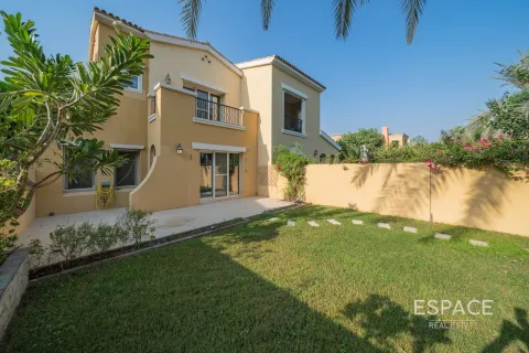 Снять в аренду виллу в Арабиан Ранчес, Дубай: 2 спальни, 175м², № 62036 - фото 20