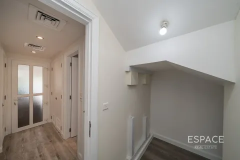 Снять в аренду виллу в Арабиан Ранчес, Дубай: 2 спальни, 175м², № 62036 - фото 6