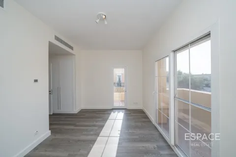 Снять в аренду виллу в Арабиан Ранчес, Дубай: 2 спальни, 175м², № 62036 - фото 10