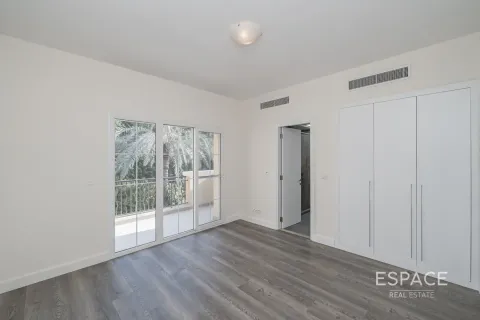 Снять в аренду виллу в Арабиан Ранчес, Дубай: 2 спальни, 175м², № 62036 - фото 14