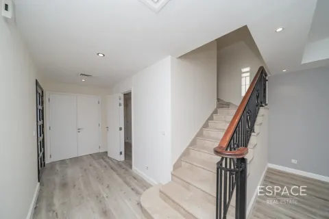 Снять в аренду виллу в Арабиан Ранчес, Дубай: 2 спальни, 175м², № 62036 - фото 7
