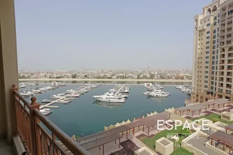 Apartment in Palm Jumeirah, Dubai 2 bedrooms, 161 sq.m. № 62037 - photo 9