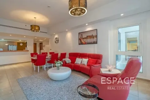 Apartment in Palm Jumeirah, Dubai 2 bedrooms, 161 sq.m. № 62037 - photo 2