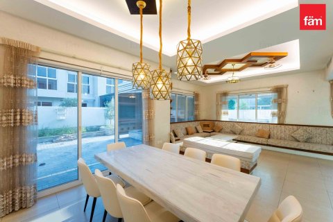 Villa in Dubai 5 bedrooms, 632.5 sq.m. № 72347 - photo 10