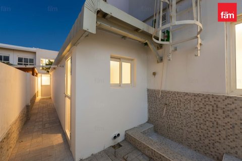 Villa in Dubai 5 bedrooms, 632.5 sq.m. № 72347 - photo 1