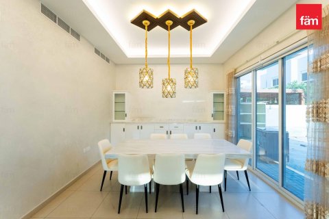 Villa in Dubai 5 bedrooms, 632.5 sq.m. № 72347 - photo 28