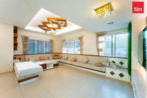 Villa in Dubai 5 bedrooms, 632.5 sq.m. № 72347 - photo 17