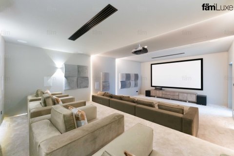 Villa in Dubai Hills Estate, Dubai 5 bedrooms, 1002.5 sq.m. № 137495 - photo 11