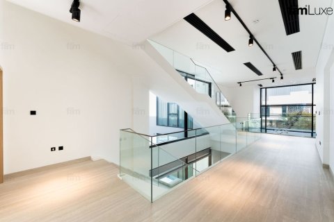 Villa in Dubai Hills Estate, Dubai 5 bedrooms, 1002.5 sq.m. № 137495 - photo 29