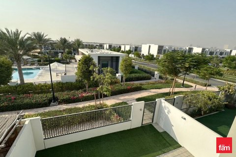 Таунхаус в Дубае, 3 спальни, 161м², № 113188