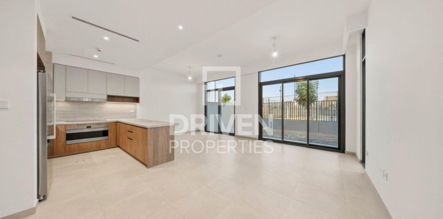 Townhouse in Mudon, Dubai 4 bedrooms, 248.33 sq.m. № 129847