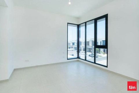 Снять в аренду таунхаус в Джабаль-Али, Дубай: 4 спальни, 351.1м², № 111281 - фото 3