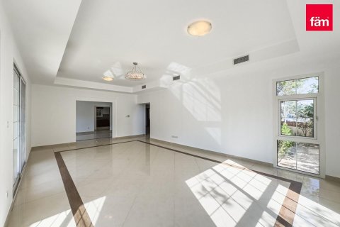 Villa in Dubai 5 bedrooms, 817.3 sq.m. № 111293 - photo 2