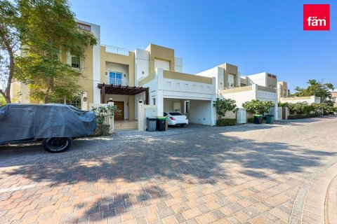 Villa in Dubai 5 bedrooms, 817.3 sq.m. № 111293 - photo 3