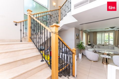 Villa in Jumeirah Park, Dubai 4 bedrooms, 515.8 sq.m. № 111292 - photo 6