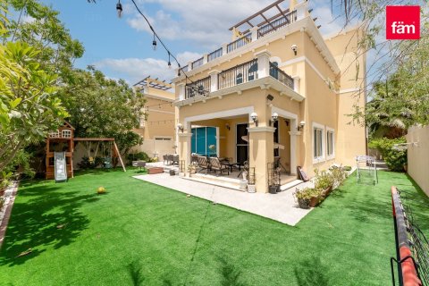 Villa in Jumeirah Park, Dubai 4 bedrooms, 515.8 sq.m. № 111292 - photo 2
