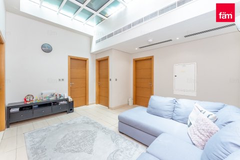 Villa in Jumeirah Park, Dubai 4 bedrooms, 515.8 sq.m. № 111292 - photo 11