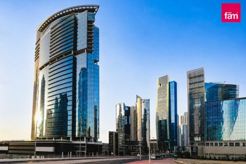 Снять в аренду офис в Бизнес-Бэе, Дубай: 85.1м², № 111282 - фото 2