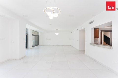 Villa in Dubai Marina, Dubai 3 bedrooms, 363.7 sq.m. № 40163 - photo 5