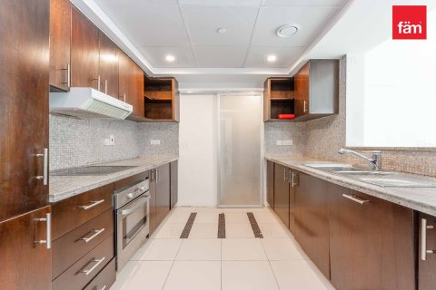 Villa in Dubai Marina, Dubai 3 bedrooms, 363.7 sq.m. № 40163 - photo 9