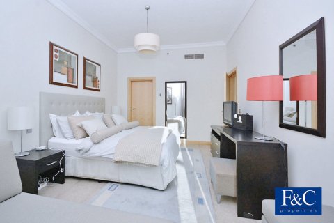 Apartment in Shoreline Apartments, Palm Jumeirah, Dubai 3 bedrooms, 200 sq.m. № 103343 - photo 11
