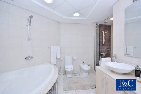 Apartment in Shoreline Apartments, Palm Jumeirah, Dubai 3 bedrooms, 200 sq.m. № 103343 - photo 10