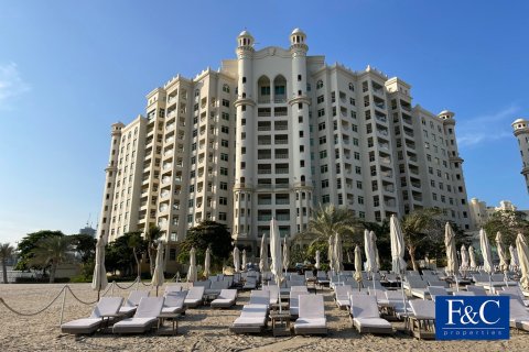 Apartment in Shoreline Apartments, Palm Jumeirah, Dubai 3 bedrooms, 200 sq.m. № 103343 - photo 4