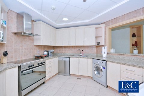 Apartment in Shoreline Apartments, Palm Jumeirah, Dubai 3 bedrooms, 200 sq.m. № 103343 - photo 22