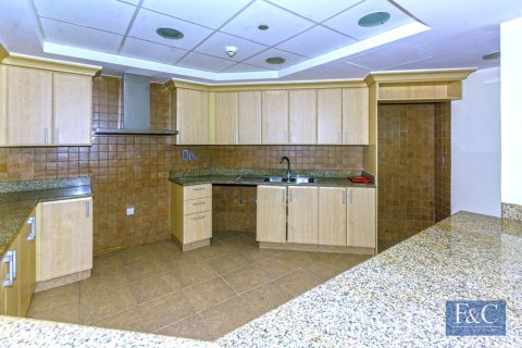 Apartment in Shoreline Apartments, Palm Jumeirah, Dubai 3 bedrooms, 203 sq.m. № 103342 - photo 5