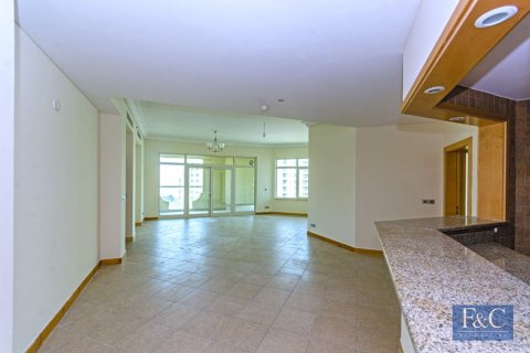 Apartment in Shoreline Apartments, Palm Jumeirah, Dubai 3 bedrooms, 203 sq.m. № 103342 - photo 2