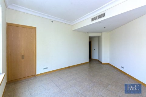Apartment in Shoreline Apartments, Palm Jumeirah, Dubai 3 bedrooms, 203 sq.m. № 103342 - photo 10